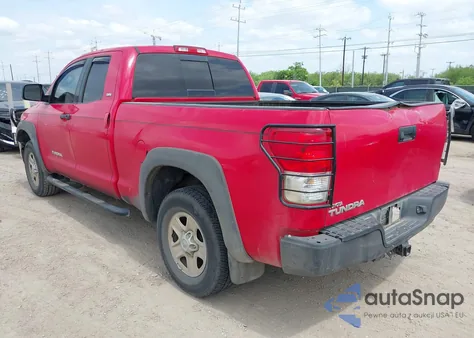 2011 Toyota Tundra Grade 4.6L V8 z USA, uszkodzony, nr VIN 5TFRM5F13BX028068